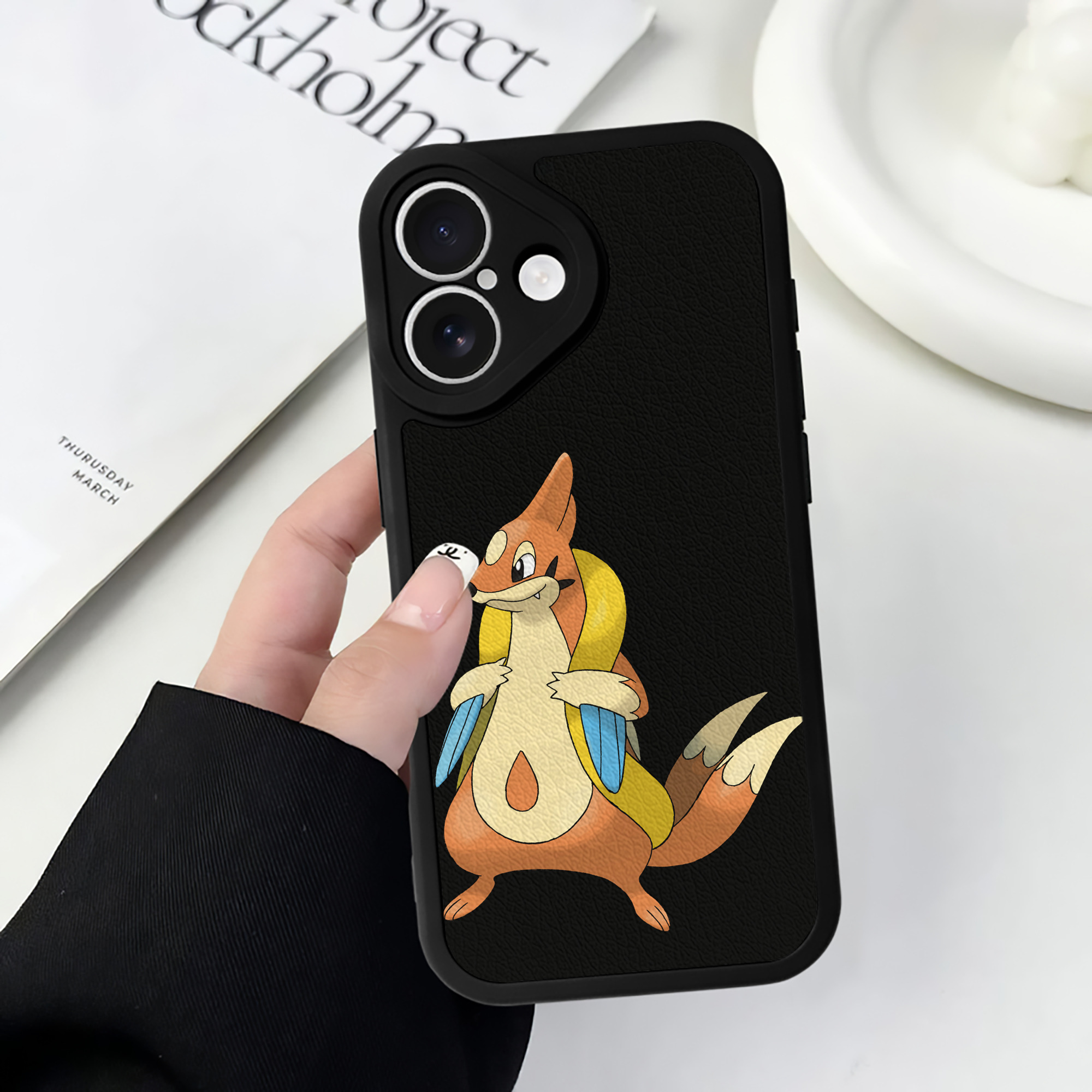 （画像用） ポケットモンスター Pokémon 【iPhone 16シリーズ対応】シリコンスマホケース（レザー調） 材質：シリコン